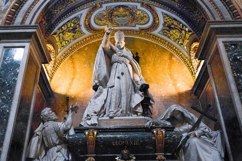 La tomba monumentale di papa Leone XIII